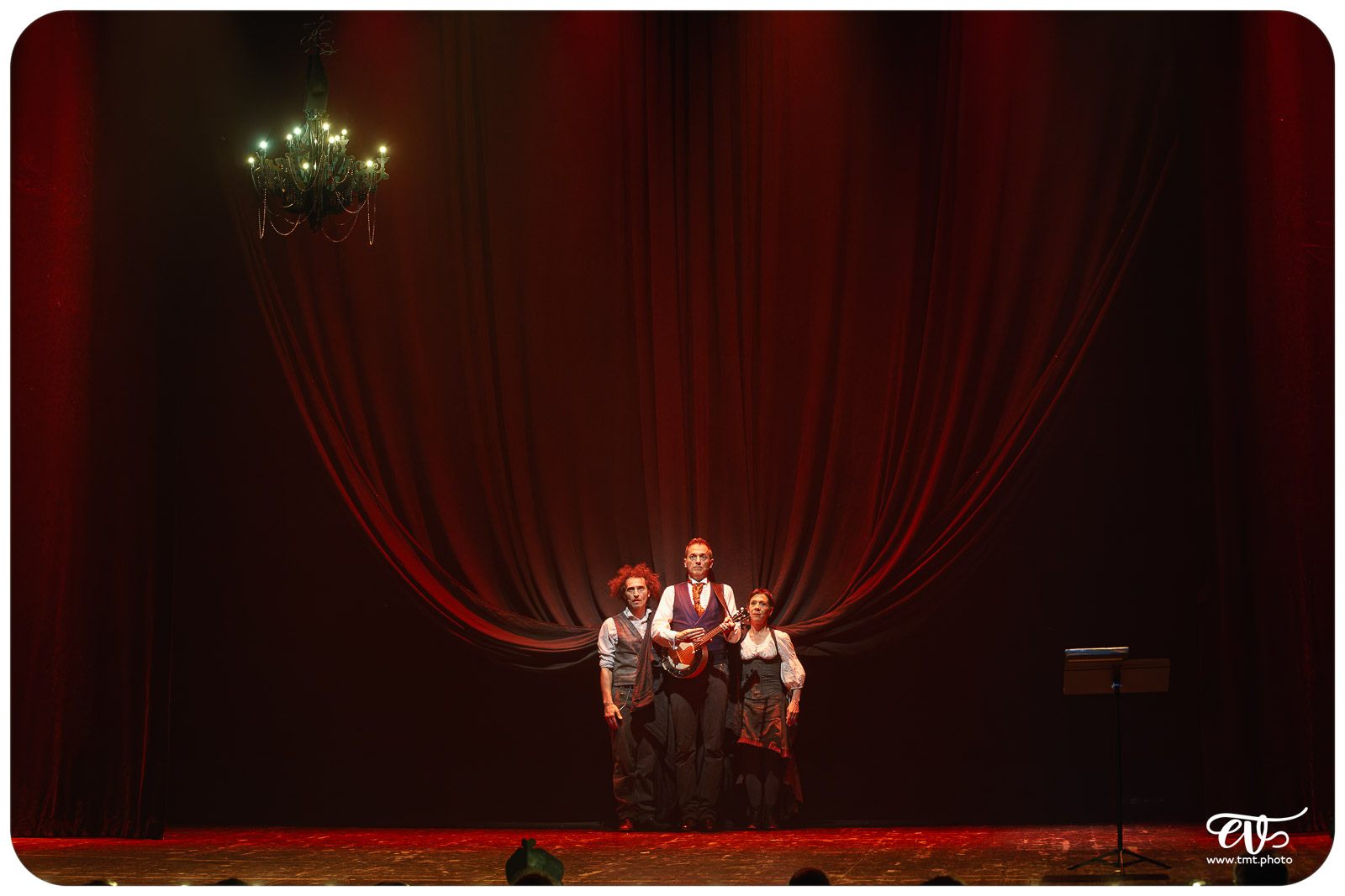 LA CLAQUE (FRED RADIX)